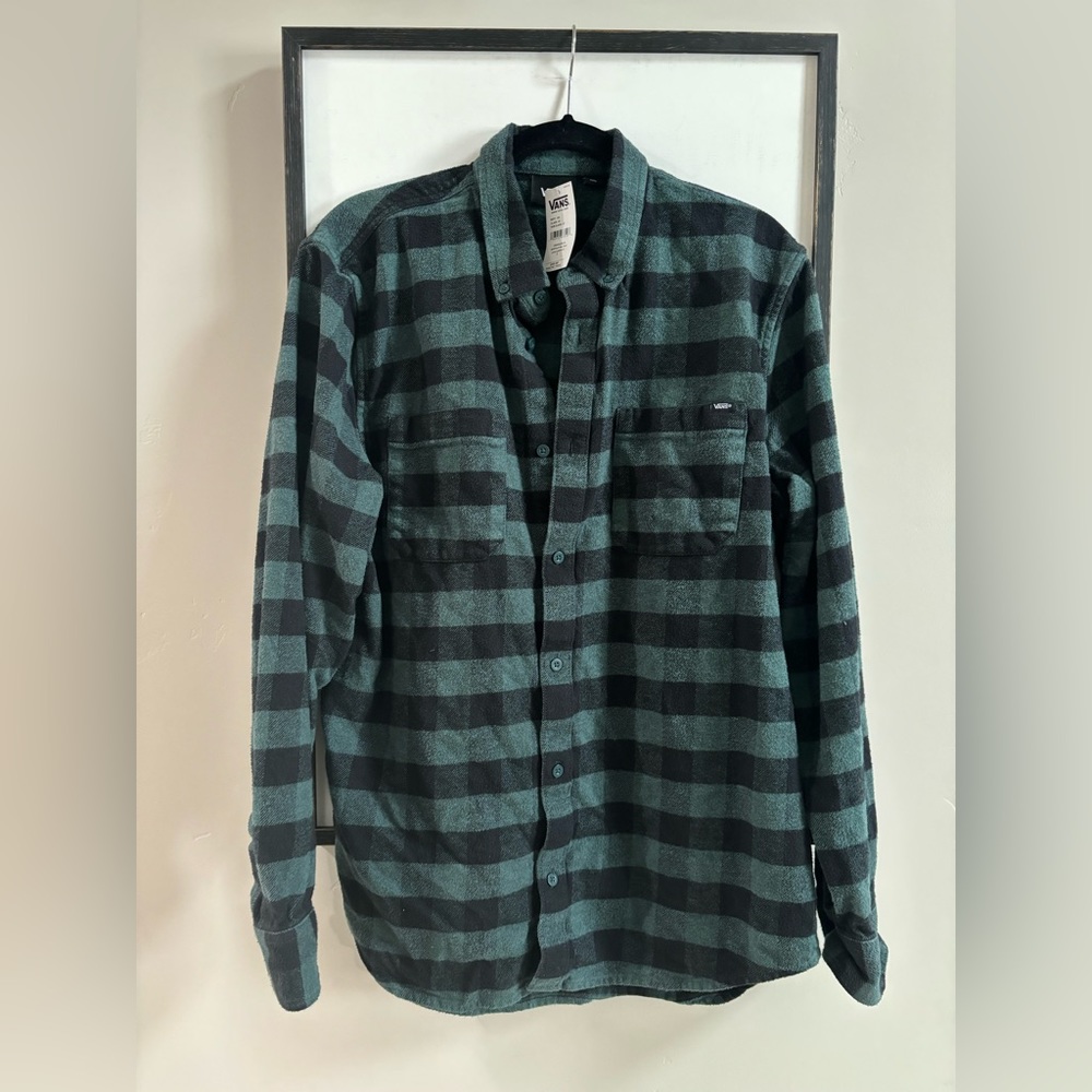 NWT Vans Off The Wall Thick Flannel long Sleeve Button Up Size L